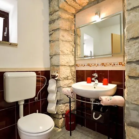Julia Apartament Nedeščina